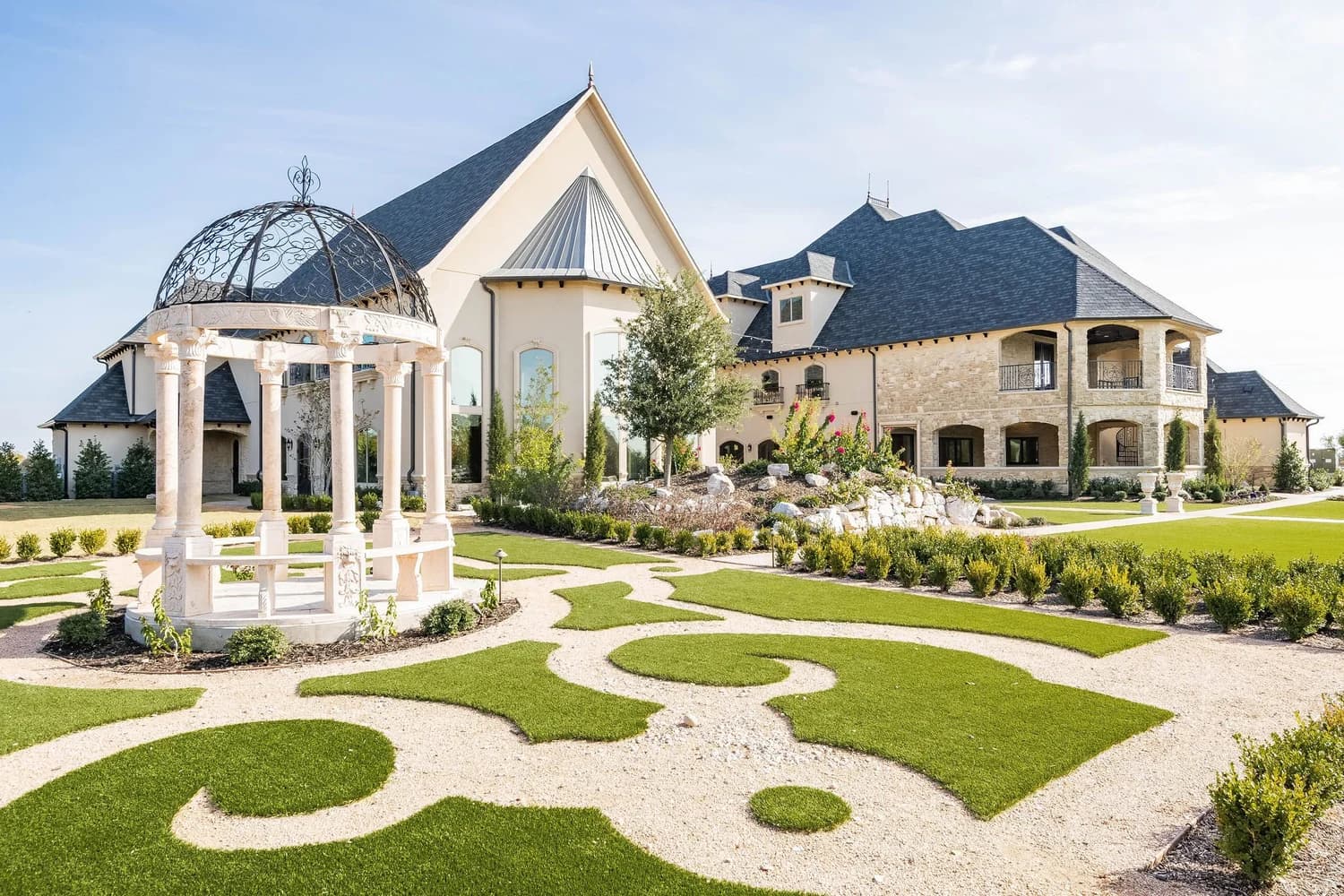 Knotting Hill Place estate and garden in Little Elm, Texas